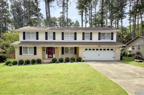 811 Long Bow Dr, Decatur, AL 35603