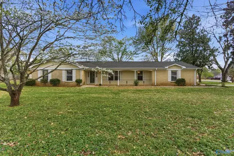 110 Flowerwood Dr, Meridianville, AL 35759