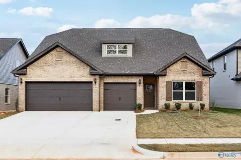 131 Striker Ln, Harvest, AL 35749