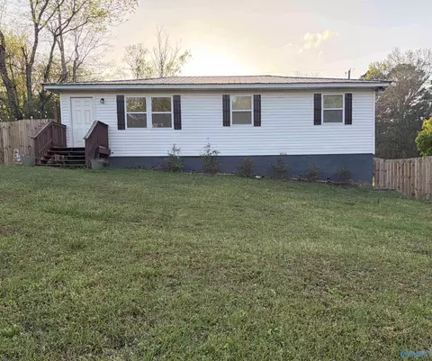 216 Mayapple Rd, Arab, AL 35016