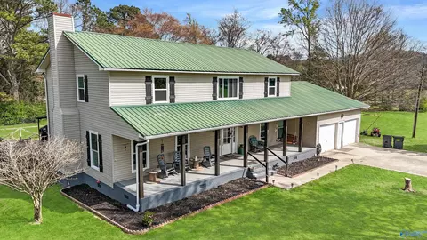 717 Gandys Cove Rd, Falkville, AL 35622