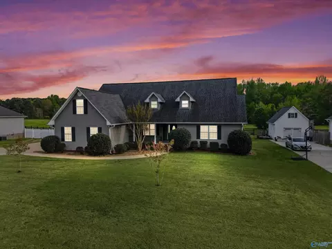 101 Berkshire Ln, Albertville, AL 35950
