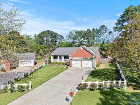 119 Justin Ln, Union Grove, AL 35175