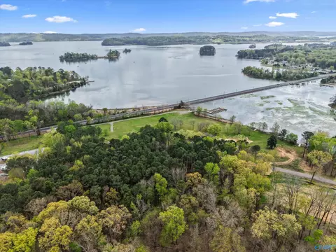 lot18 Adventure Rd, Guntersville, AL 35976