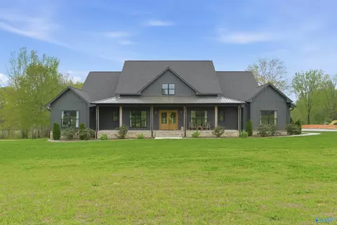 1332 Shoal Creek Trl, Arab, AL 35016