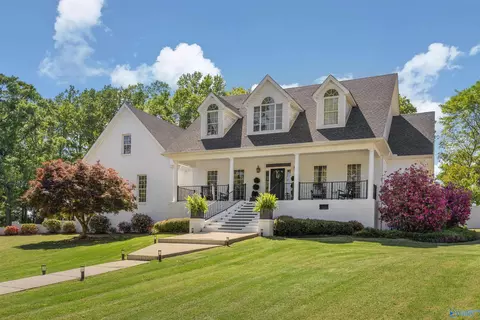 307 Lee Ave, Hartselle, AL 35640