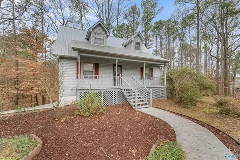5615 Cherrywood Dr, Guntersville, AL 35976
