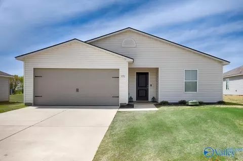 121 Olde Hearth Rd, New Market, AL 35761