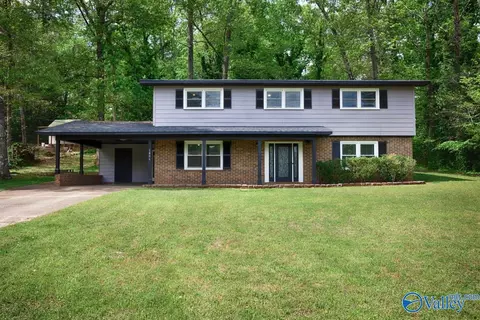 1806 Becky Ln, Scottsboro, AL 35769