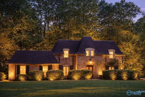 2318 Horsetree Pl, Decatur, AL 35601