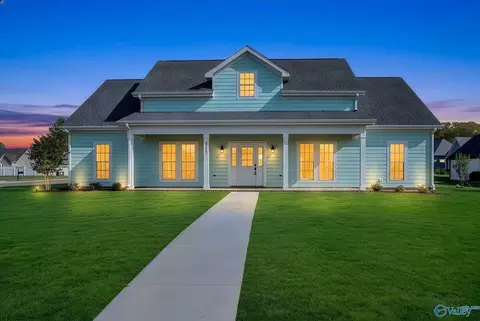 23307 Flossie Dr, Athens, AL 35613