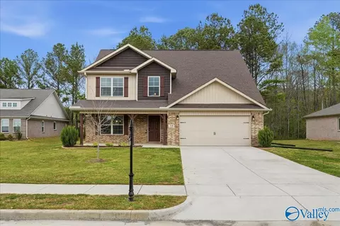 119 Wyatt Cir, Owens Cross Roads, AL 35763