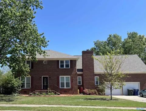 10025 Willow Cove Rd, Huntsville, AL 35803