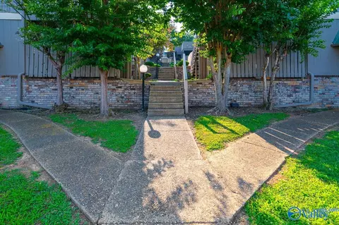 2225 Golf Rd #214, Huntsville, AL 35802