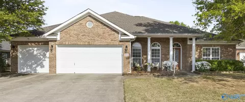 7011 Freedom Park Cir, Owens Cross Roads, AL 35763