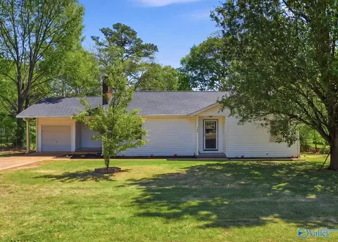 704 Somerville Rd, Decatur, AL 35601