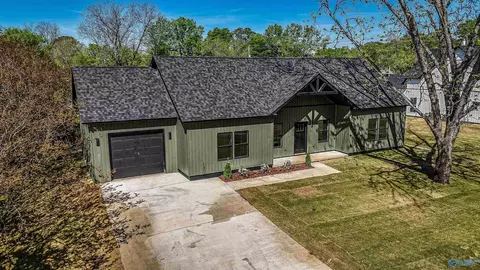 112 Whitt St, New Hope, AL 35760