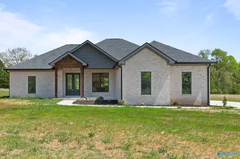 25672 Taylor St, Elkmont, AL 35620