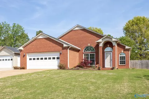 24143 Christian Ln, Athens, AL 35613