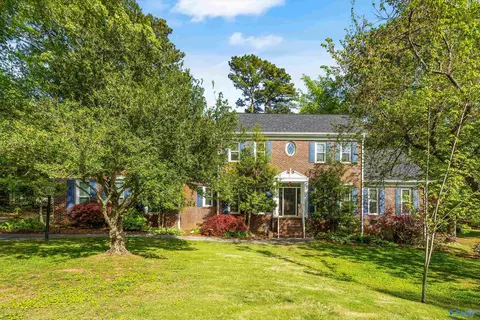 2928 Madrey Ln, Owens Cross Roads, AL 35763