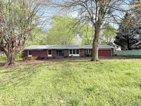 311 4th Ave, Arab, AL 35016