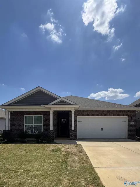 152 Cherry Laurel Dr, Hazel Green, AL 35750