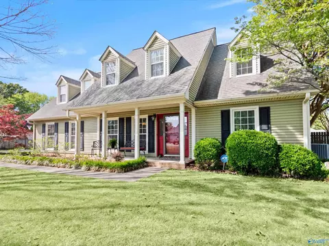 2312 Auburn Dr, Decatur, AL 35603