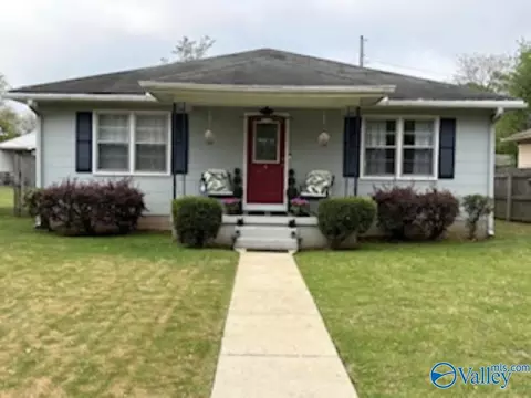 2009 8th St, Decatur, AL 35601