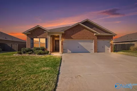 123 Blackburn Trce, Huntsville, AL 35811
