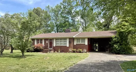 703 Adams St, Scottsboro, AL 35768
