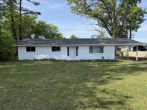 814 Cedar Lake Rd, Decatur, AL 35603
