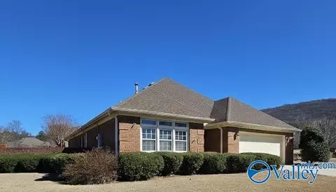 15000 Ashmont Cir, Huntsville, AL 35803