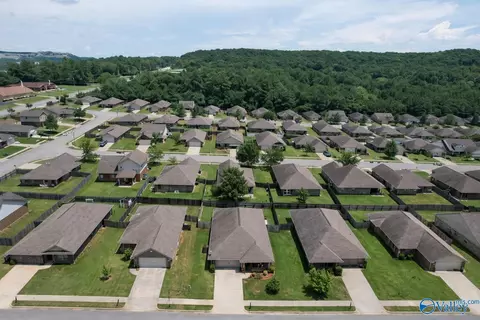 326 Dovington Dr, Huntsville, AL 35806