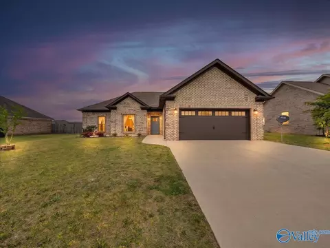 29359 Amy Cir, Ardmore, AL 35739