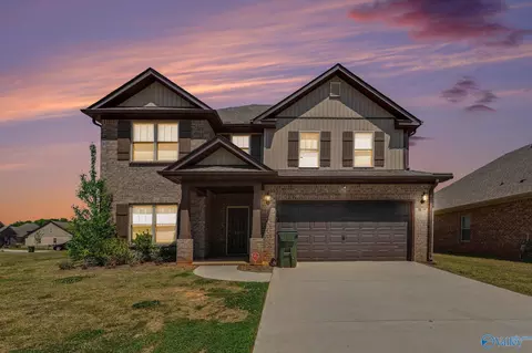 221 Portrait St, Meridianville, AL 35759