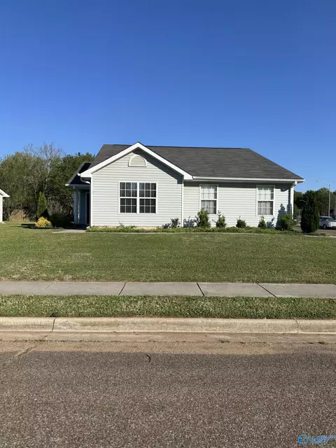 201 Sandy Wood Ct, Madison, AL 35758