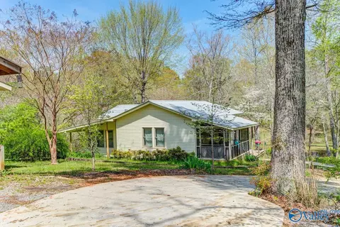 154 Scenic Dr, Hollywood, AL 35752