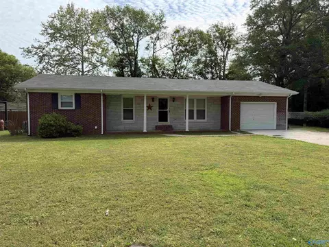 2706 Lake Ave, Decatur, AL 35603