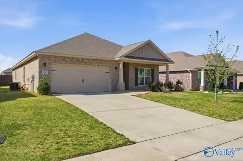 162 Cherry Laurel Dr, Hazel Green, AL 35750