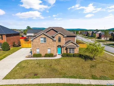 4861 Cove Valley Dr, Owens Cross Roads, AL 35763