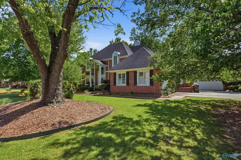 1544 Blackhall Ln, Decatur, AL 35601