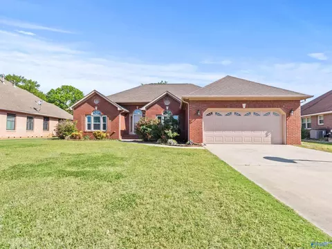 2422 Alexandria St, Decatur, AL 35603