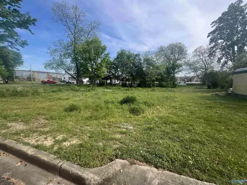 203 2nd Ave, Centre, AL 35960 photo 2