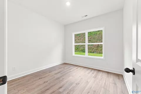 Bedroom - 2023 Raspberry Ln, Cullman, AL 35055 photo 2 of 3