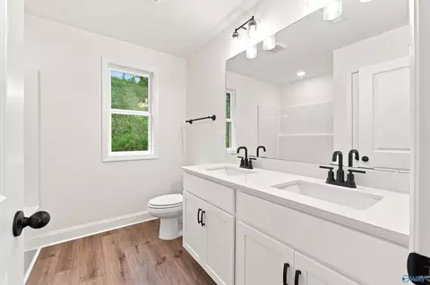 Bath - 2023 Raspberry Ln, Cullman, AL 35055 photo 1 of 1