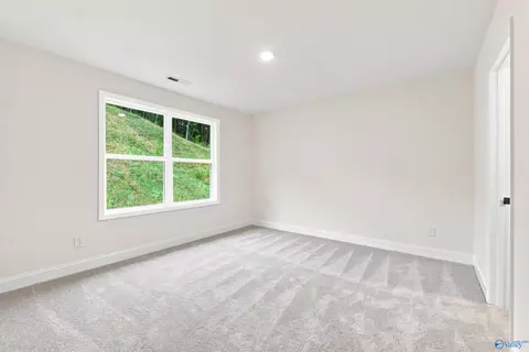 Bedroom - 2023 Raspberry Ln, Cullman, AL 35055 photo 3 of 3