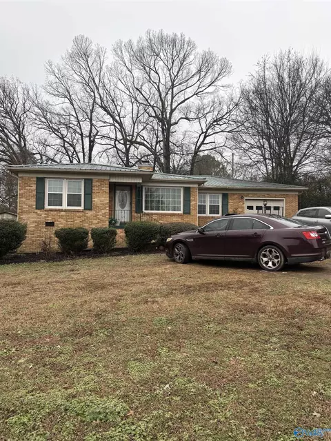 219 Wilson Ave, Florence, AL 35630