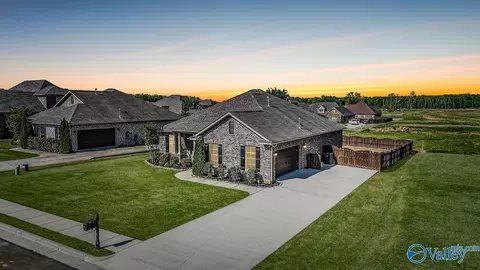 17537 Windermere Dr, Athens, AL 35611