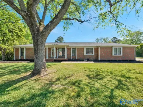 2804 Eva Dr, Huntsville, AL 35810