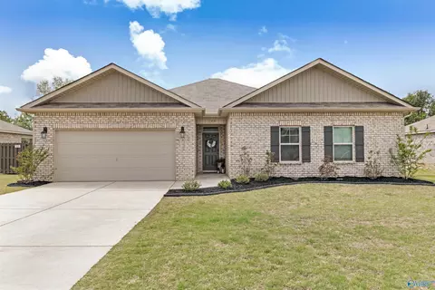 108 Cave Springs Cir, Owens Cross Roads, AL 35763